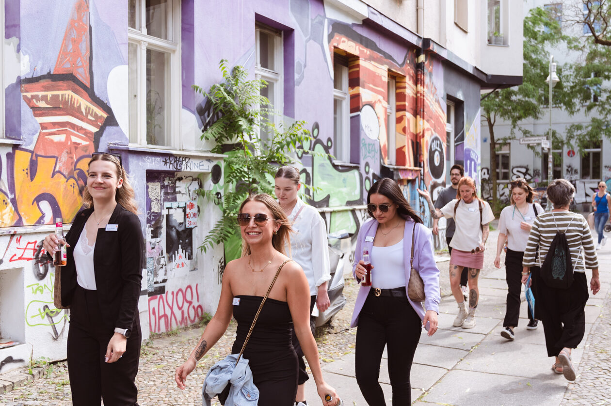 ETL-Talentetag mit den Azubis. Wanderung durch die Stadt.